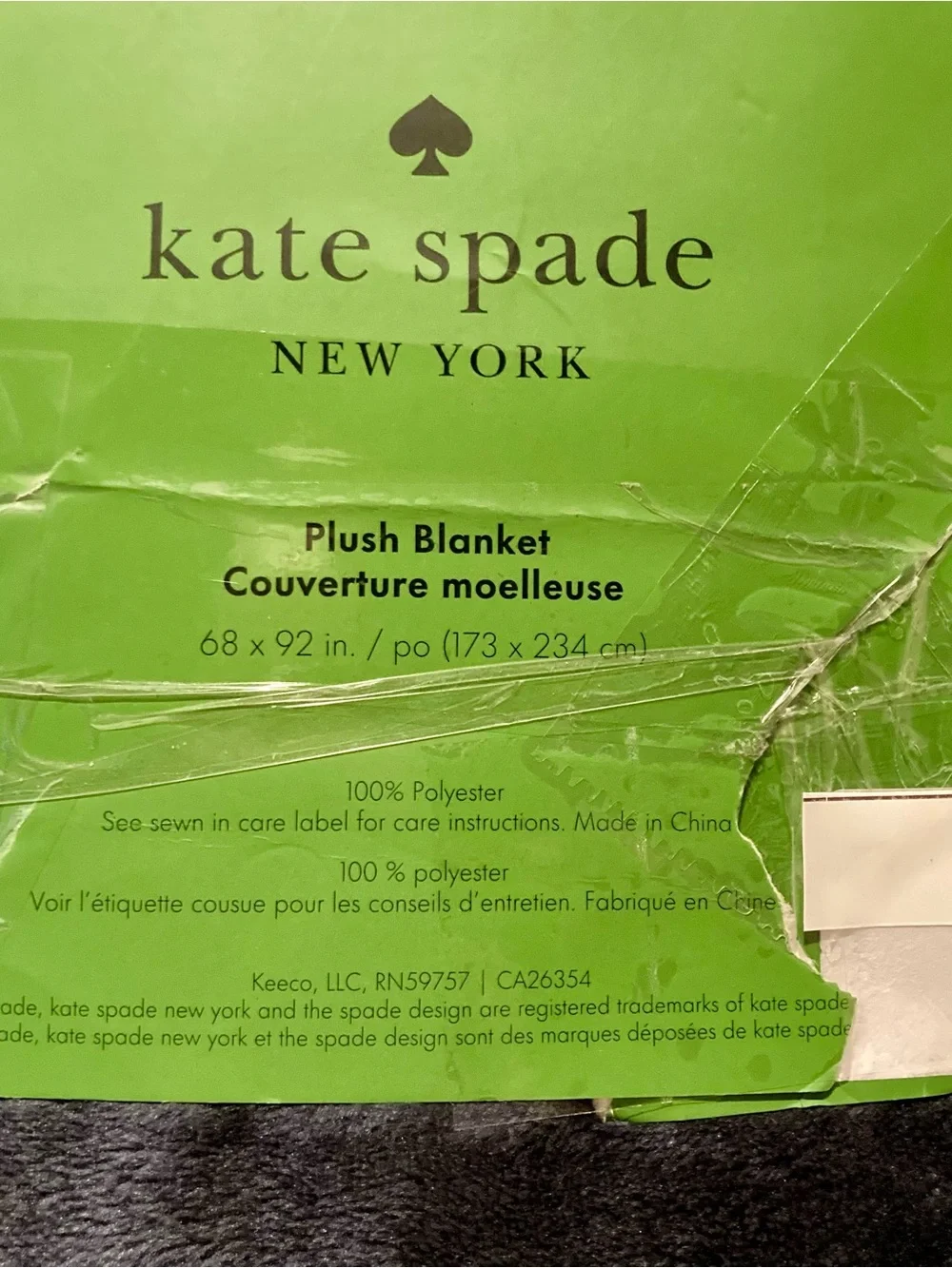 COLLEGE READY!! kate spade Plush Throw Blanket in Deep Navy Blue- Twin XL